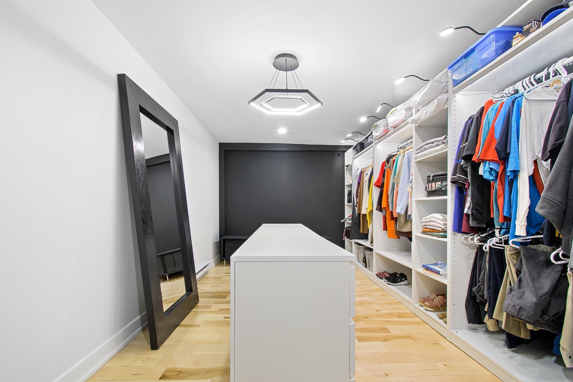 Walk-in closet