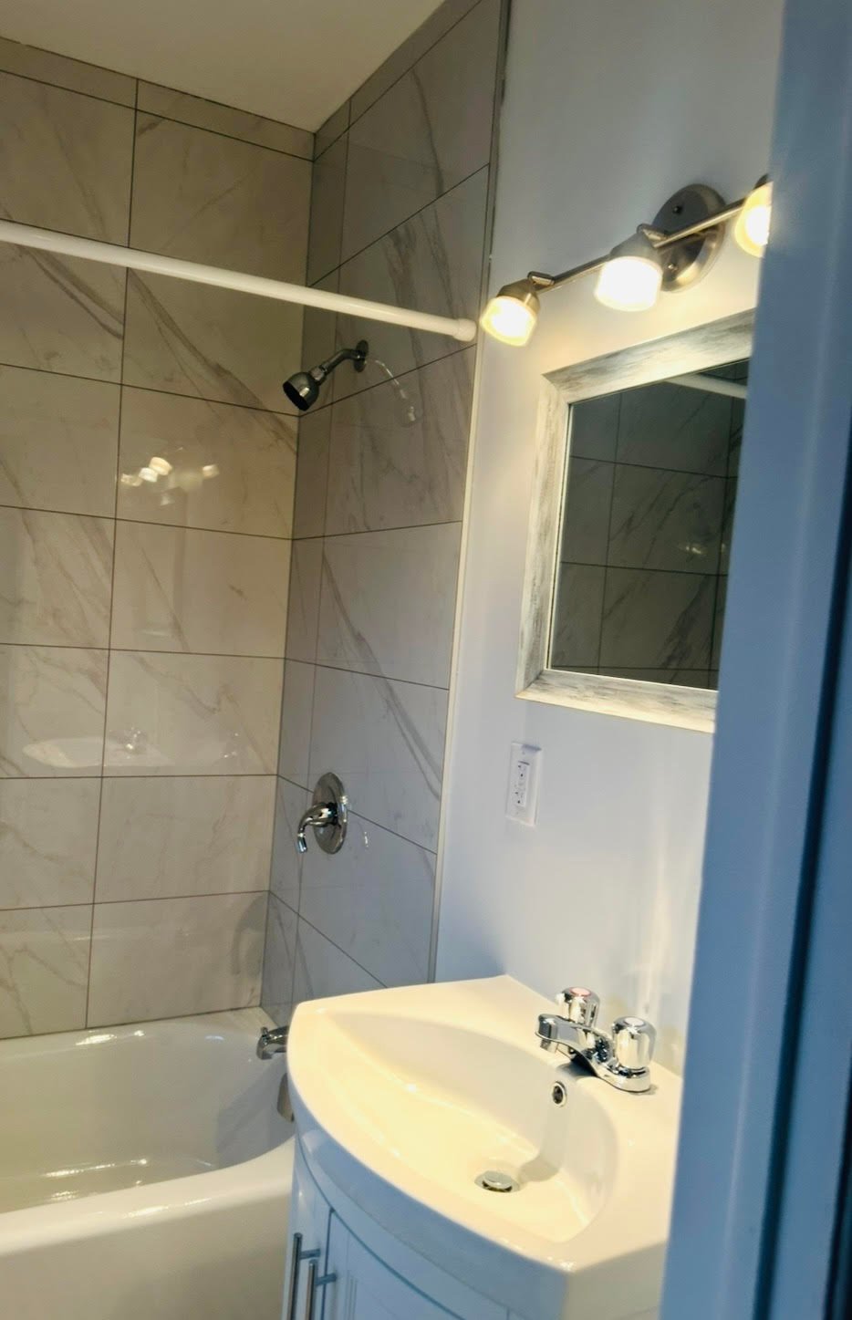 Salle de bains - 40 1/2 rue Carillon
