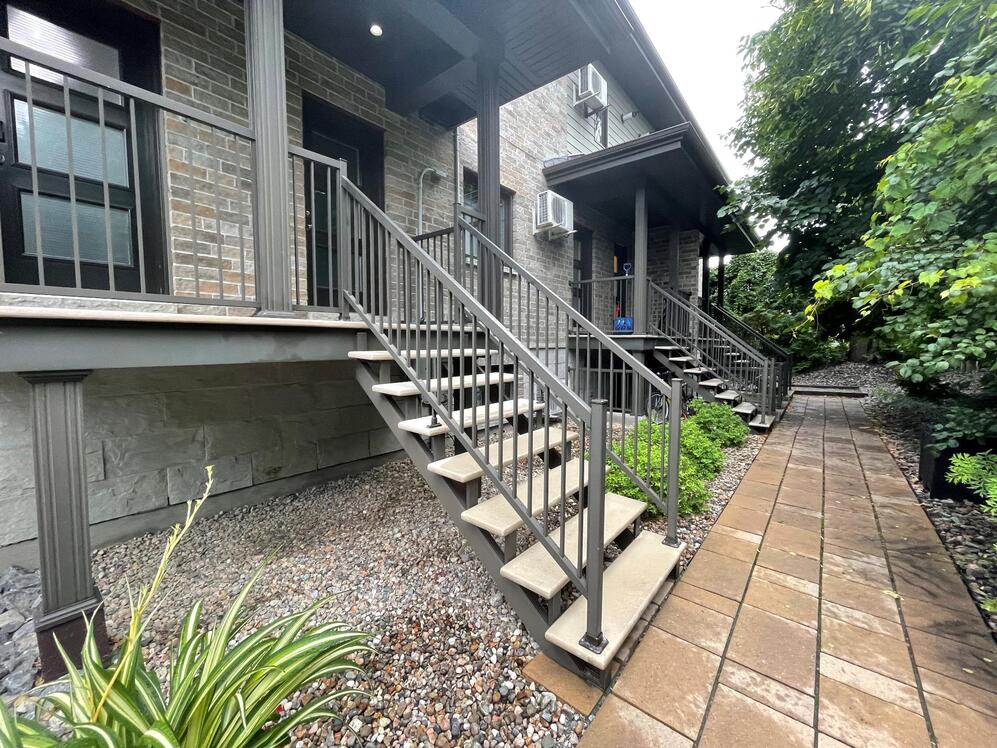 1819 Rue St-Louis 7