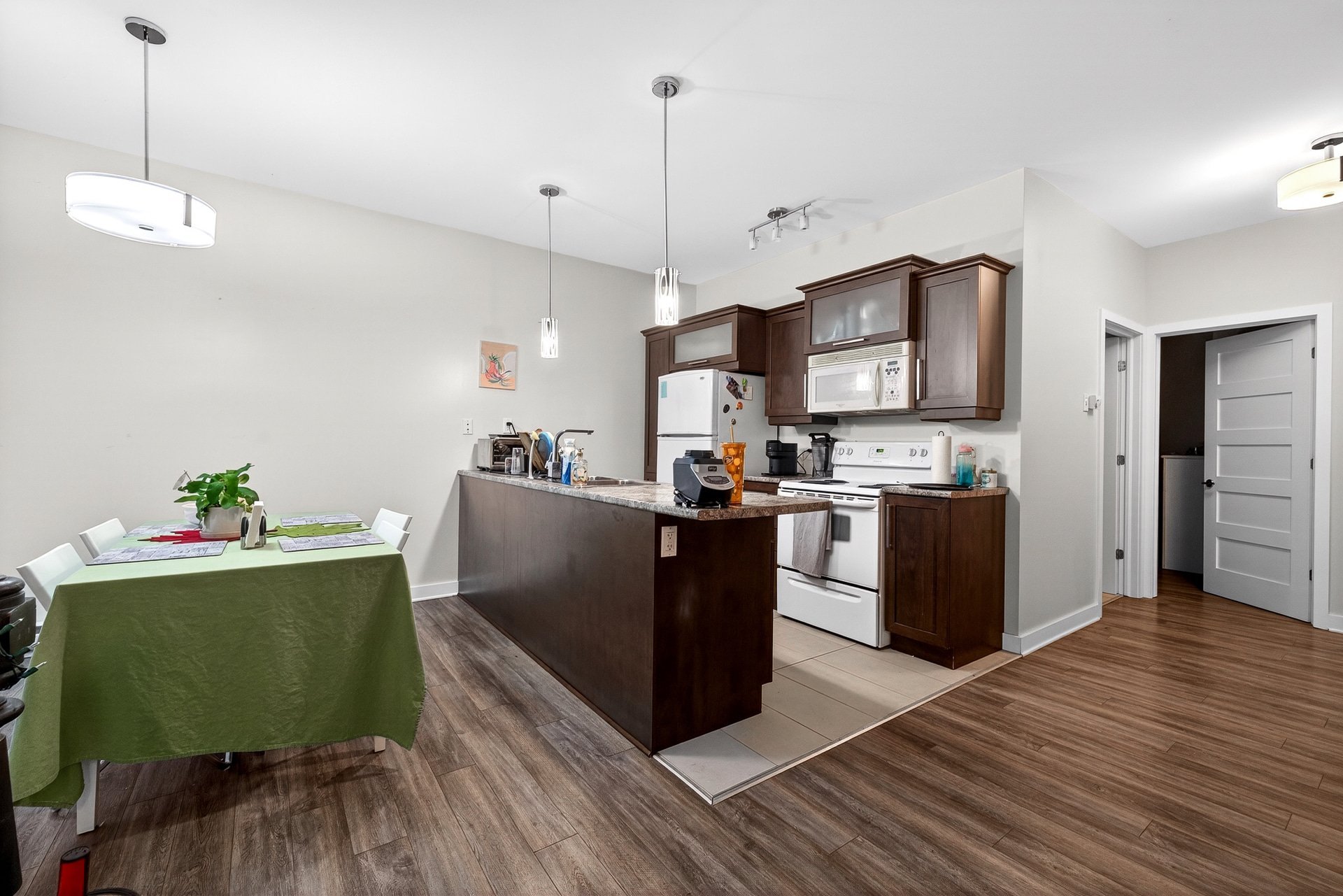 Salle à manger - 1-36