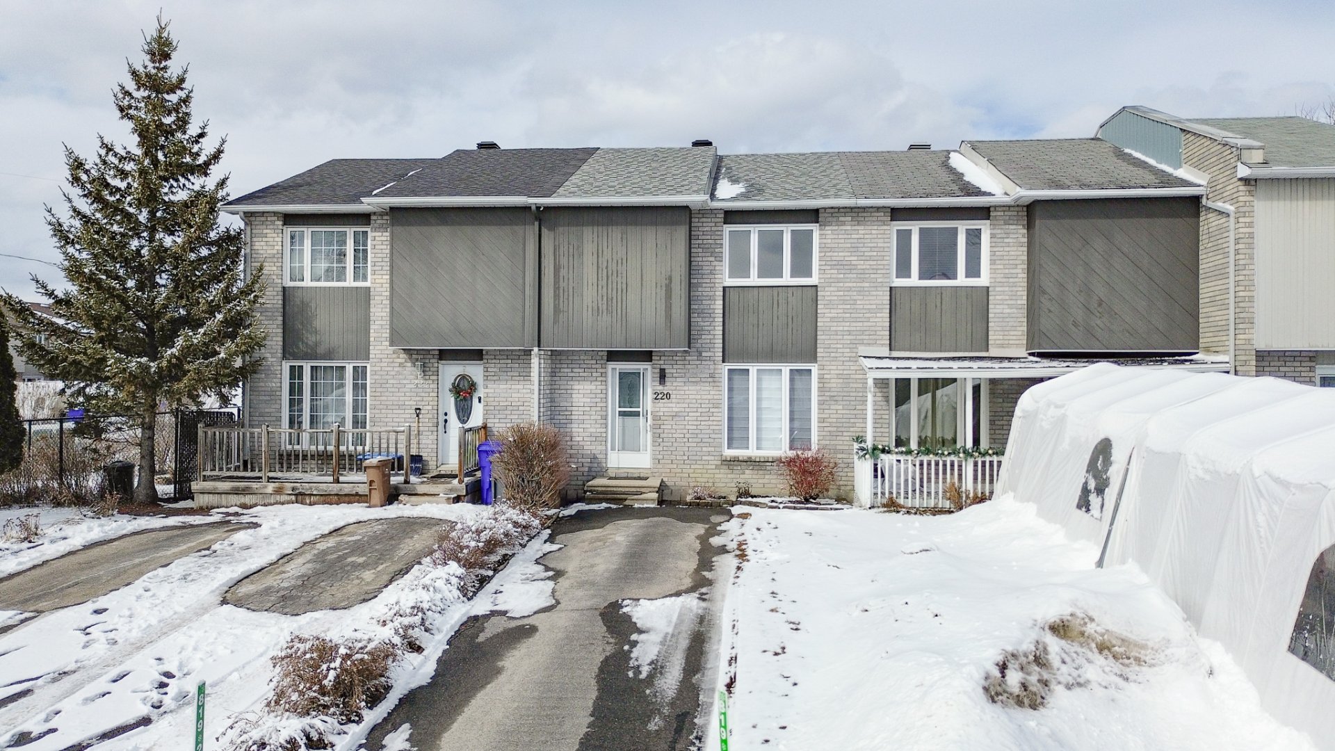 220 Rue Pierre-Lafontaine 