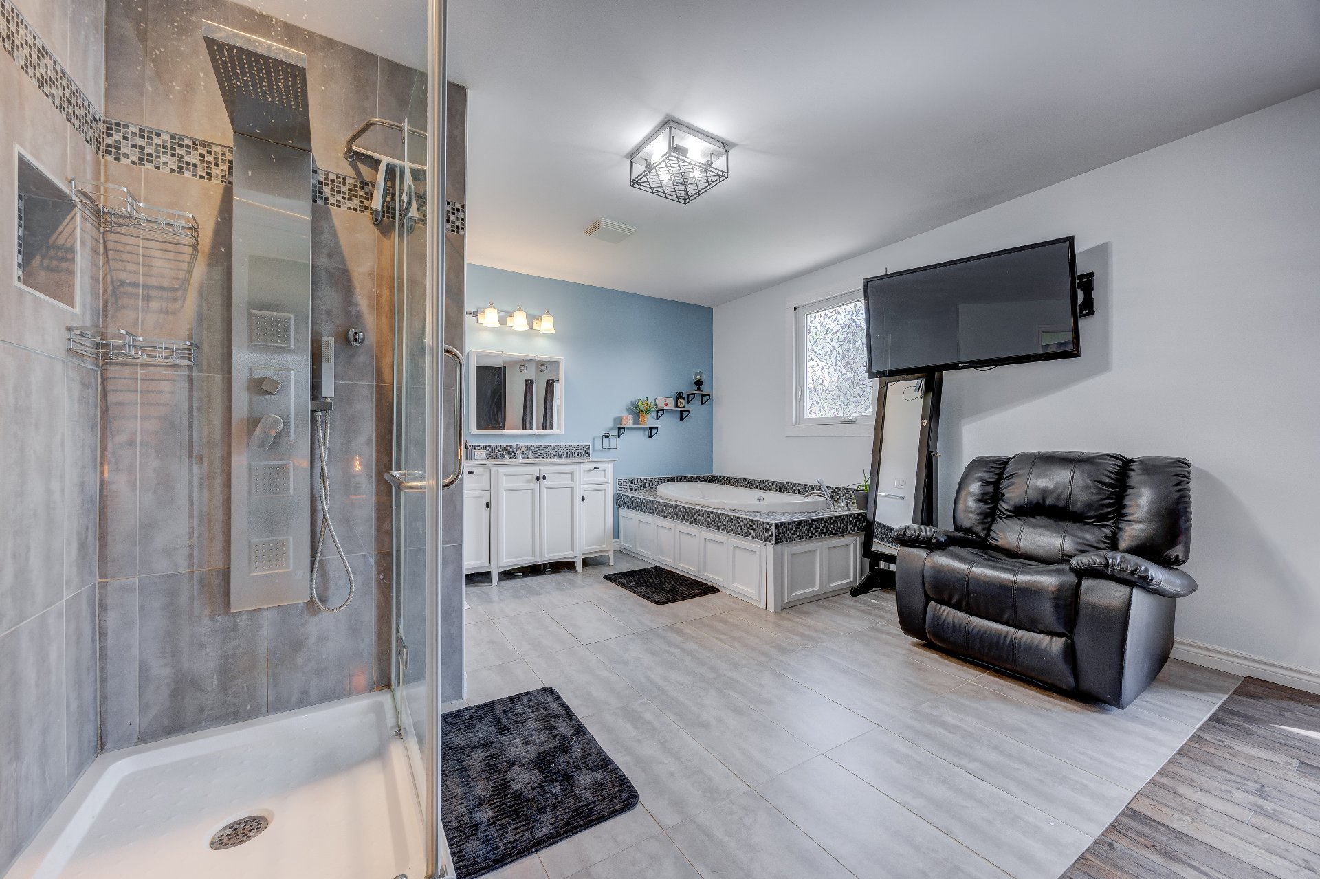 Ensuite bathroom