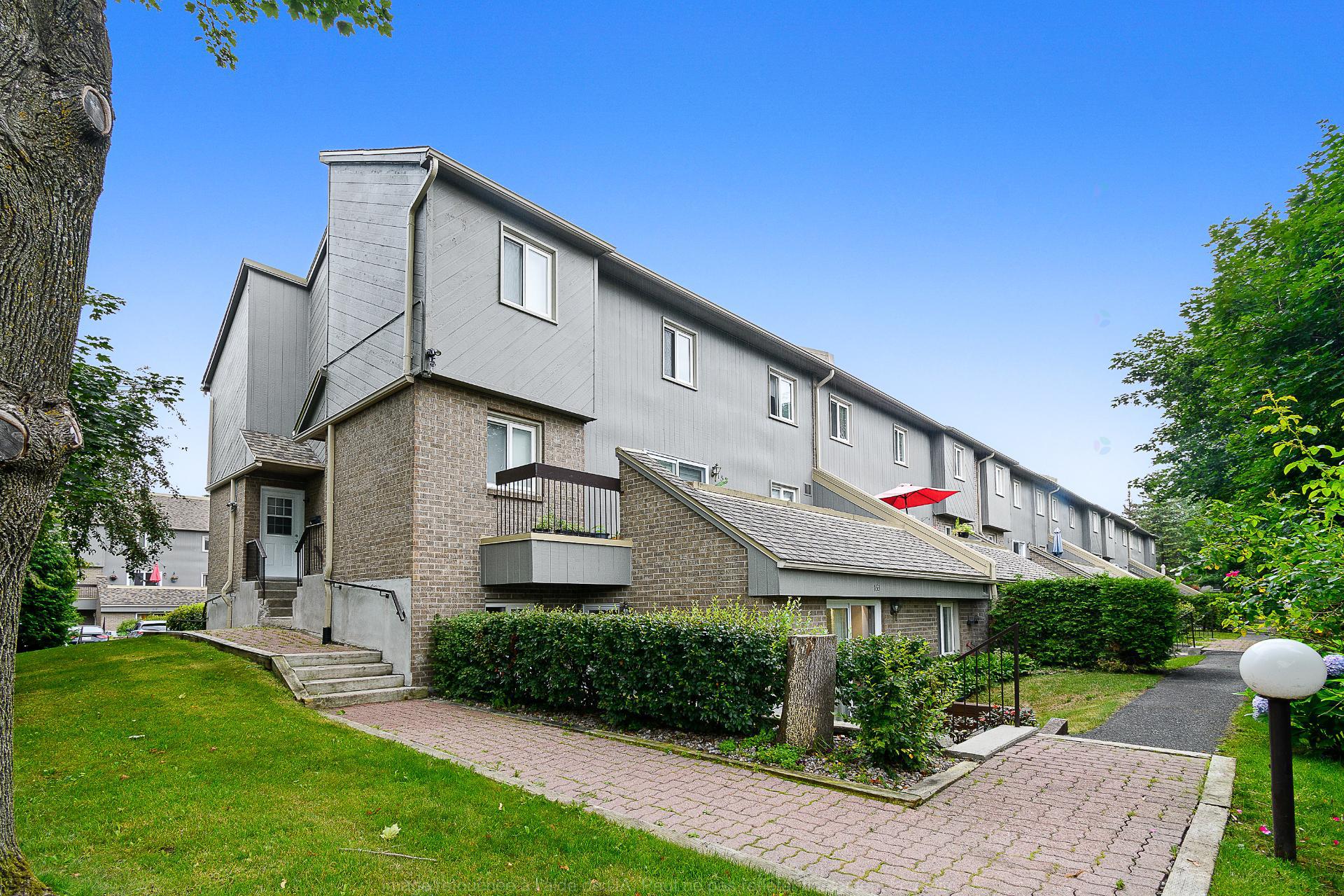 153 Place des Sorbiers 