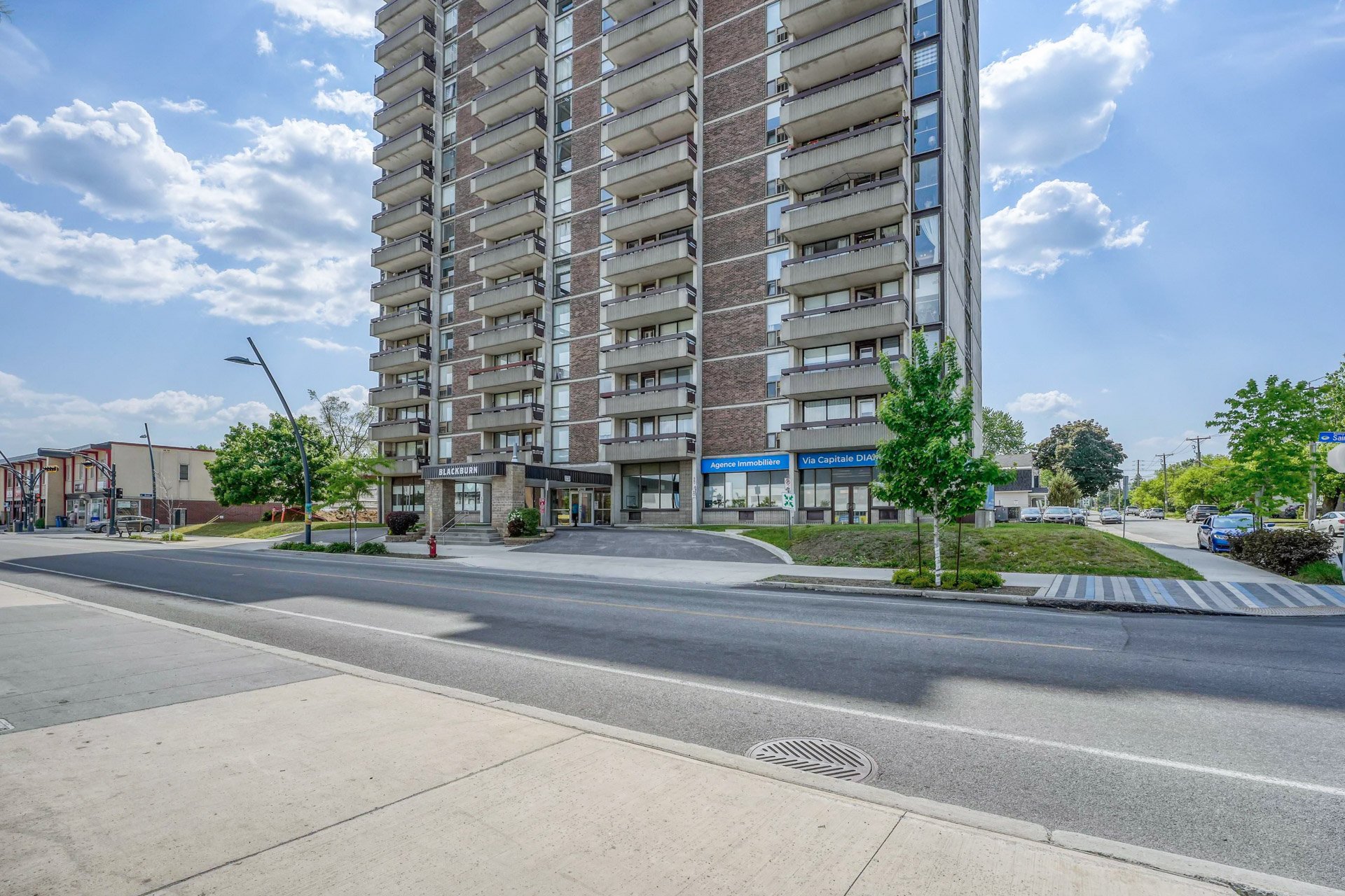 295 Boul. St-Joseph 602