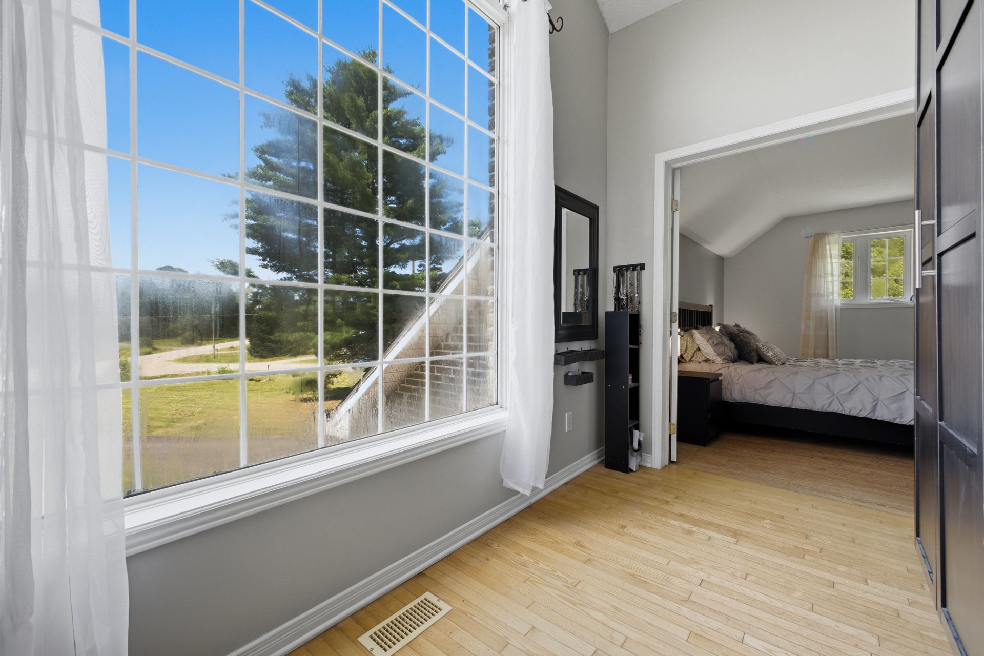 Walk-in closet