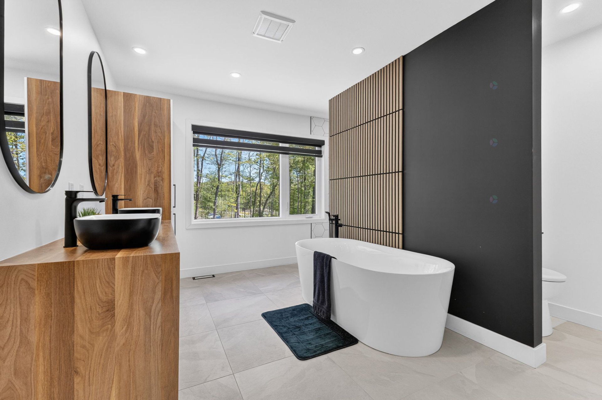 Ensuite bathroom