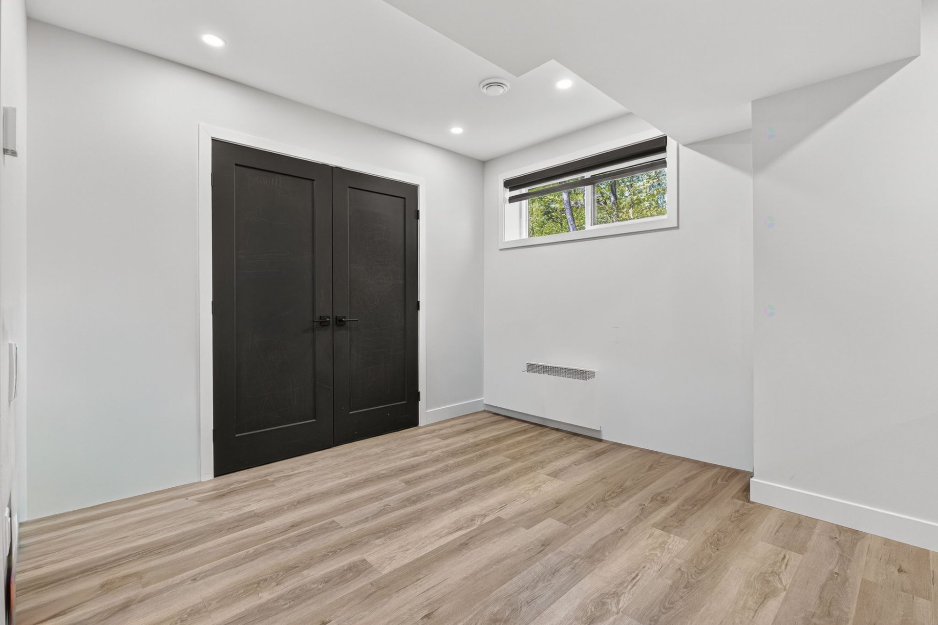 Virtual photo without furniture