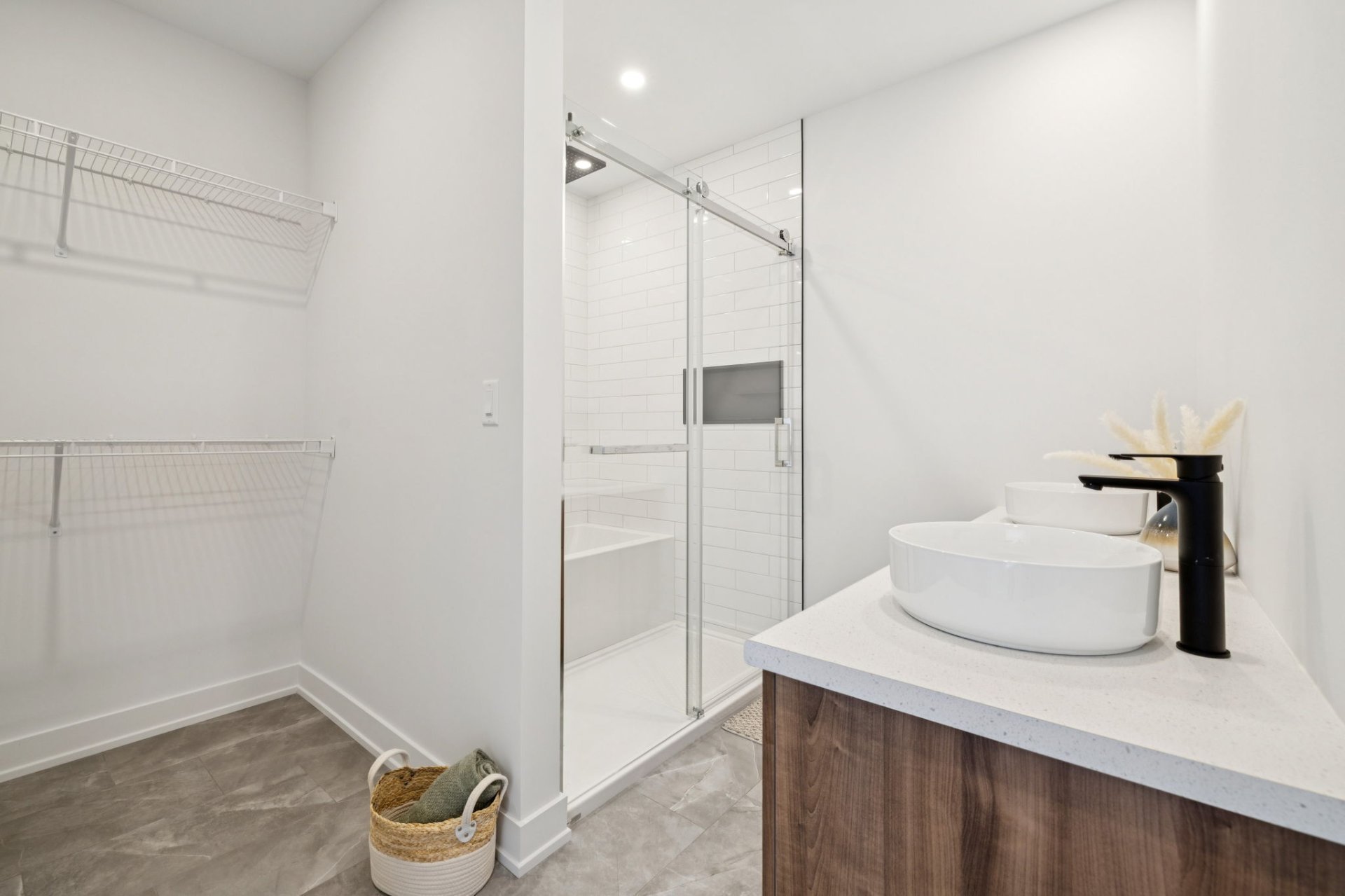 Ensuite bathroom