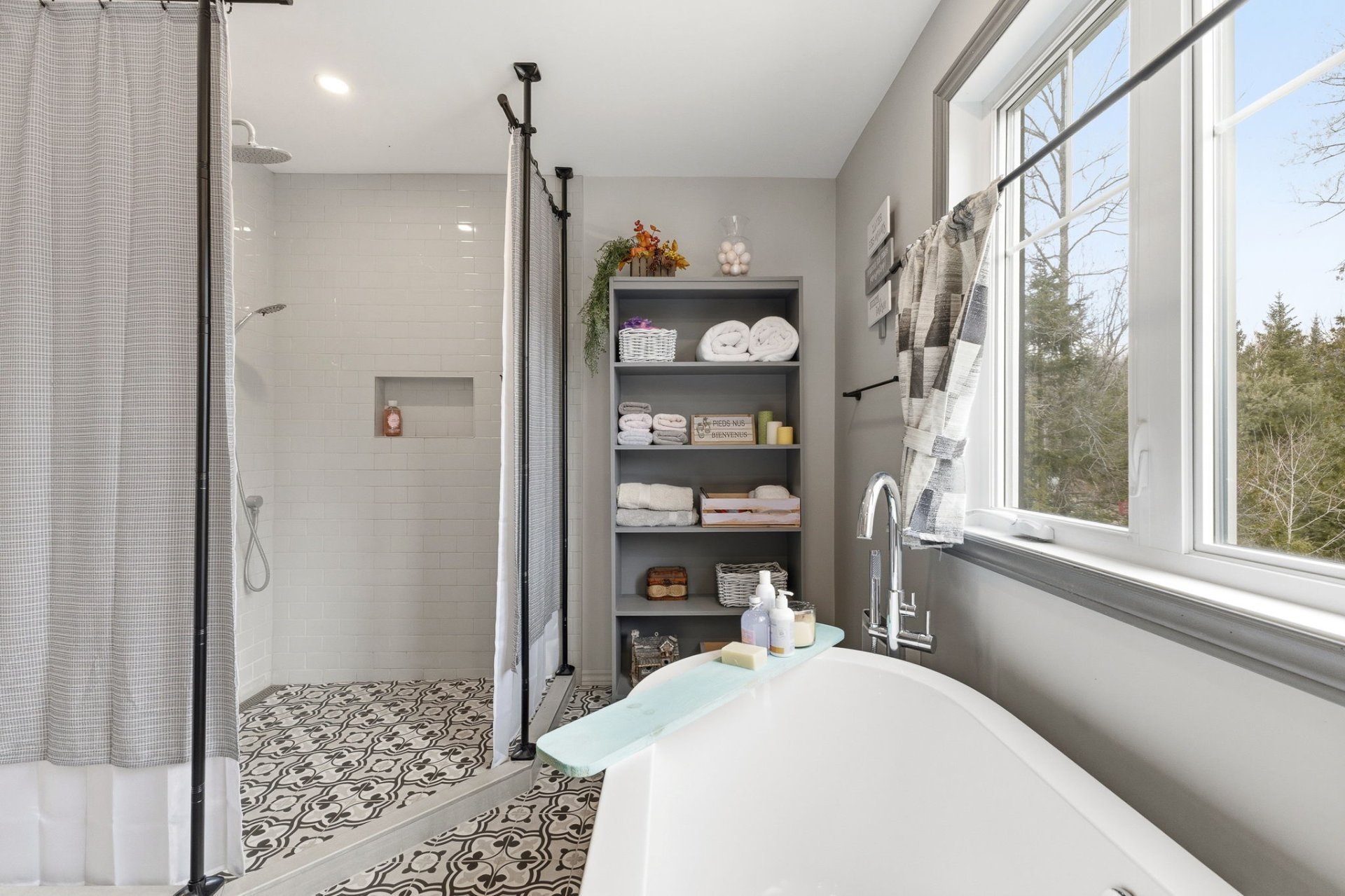 Ensuite bathroom