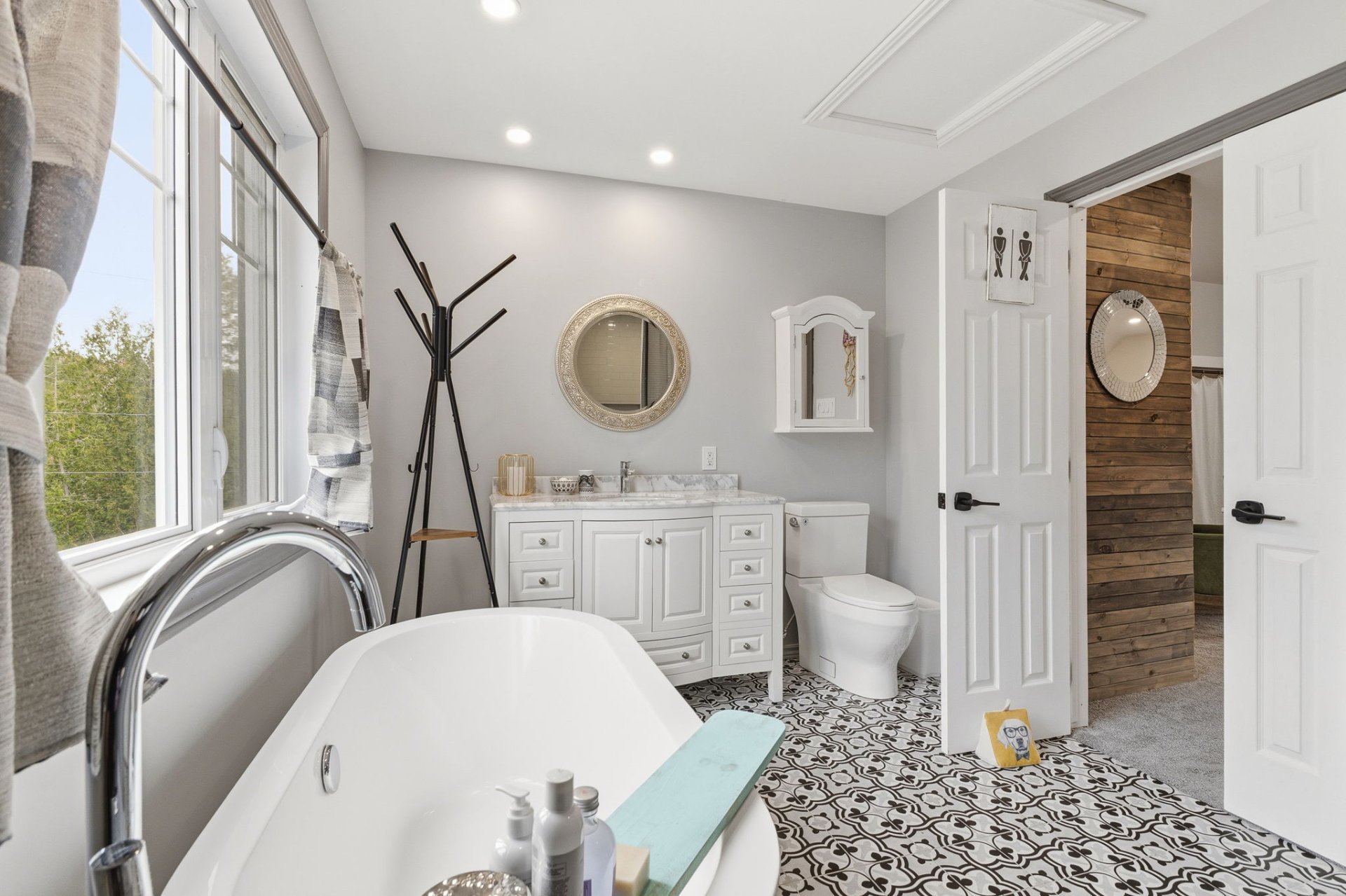Ensuite bathroom