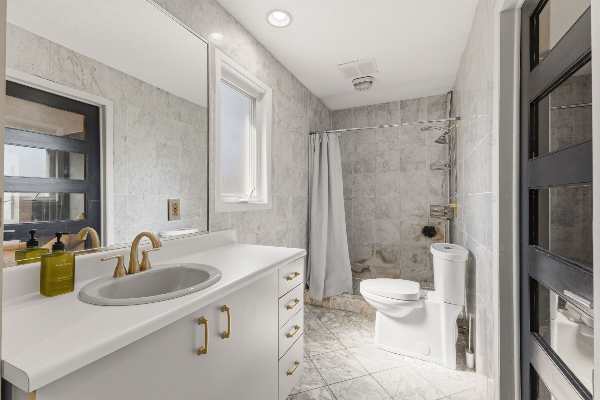 Salle de bains attenante à la CCP