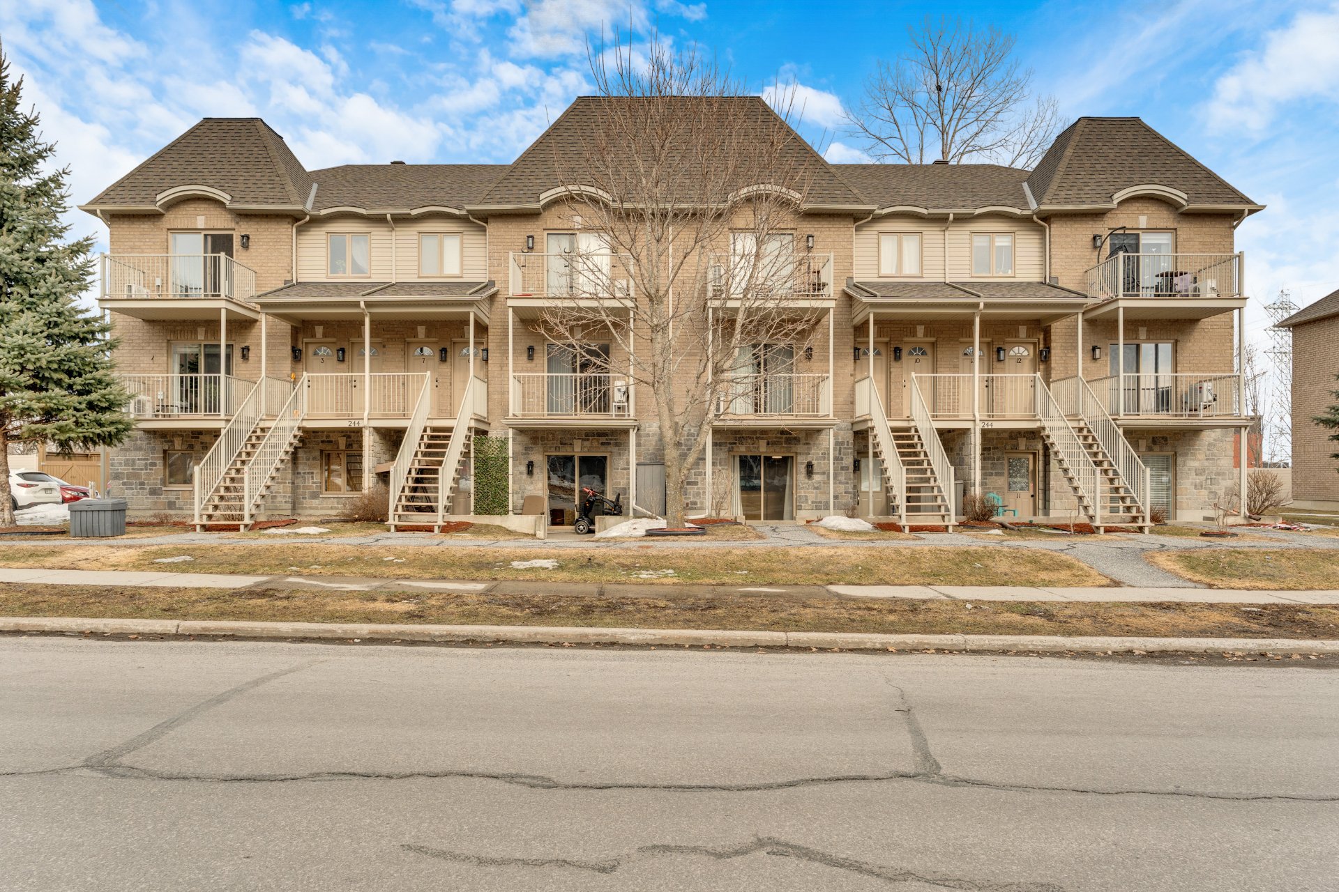 244 Rue Henri-Matisse 2