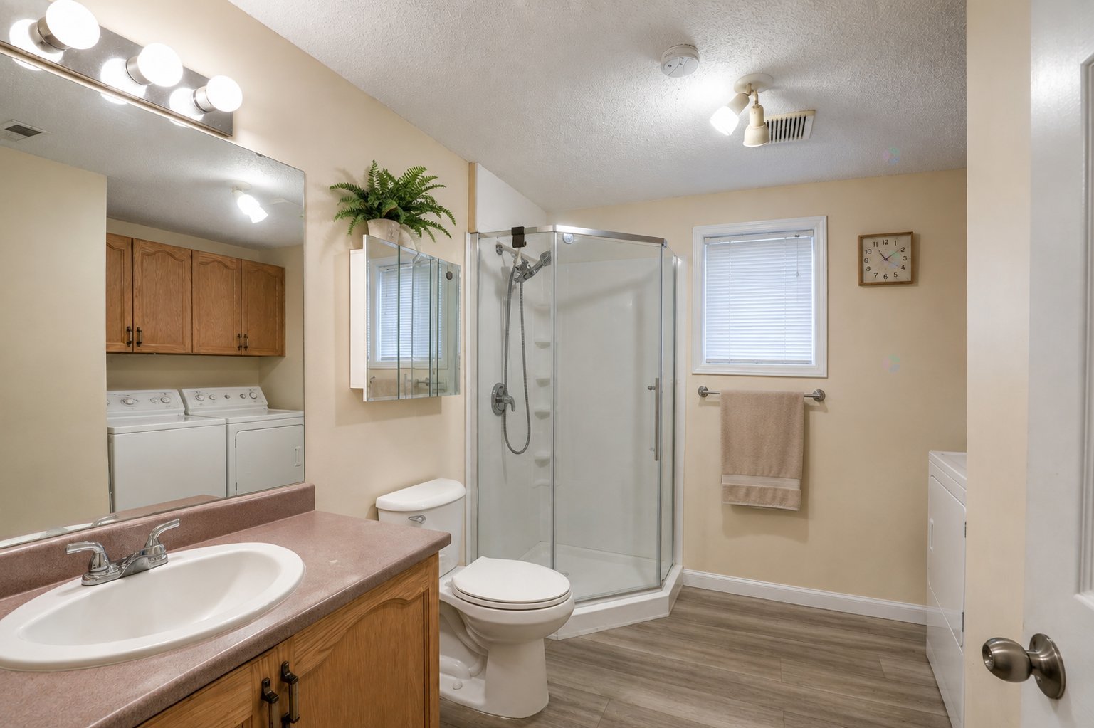 Full bathroom