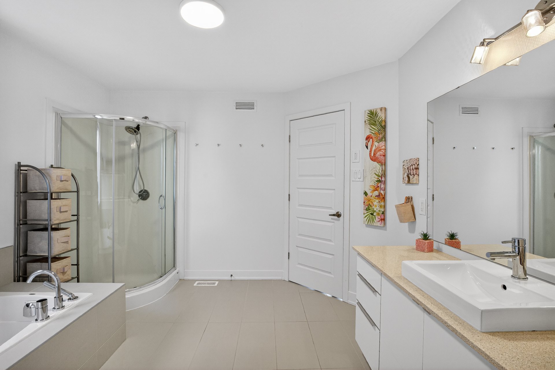 Salle de bains attenante à la CCP