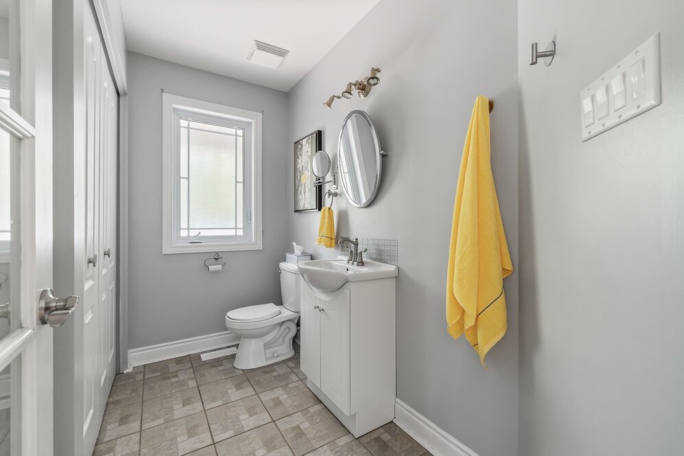 Bathroom - With shower