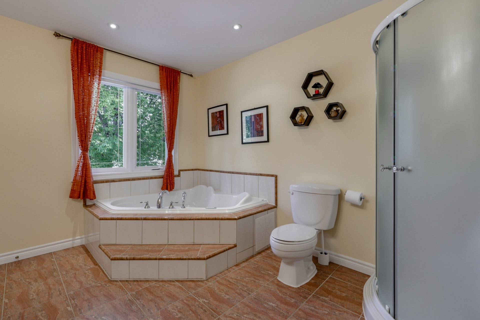 Ensuite bathroom