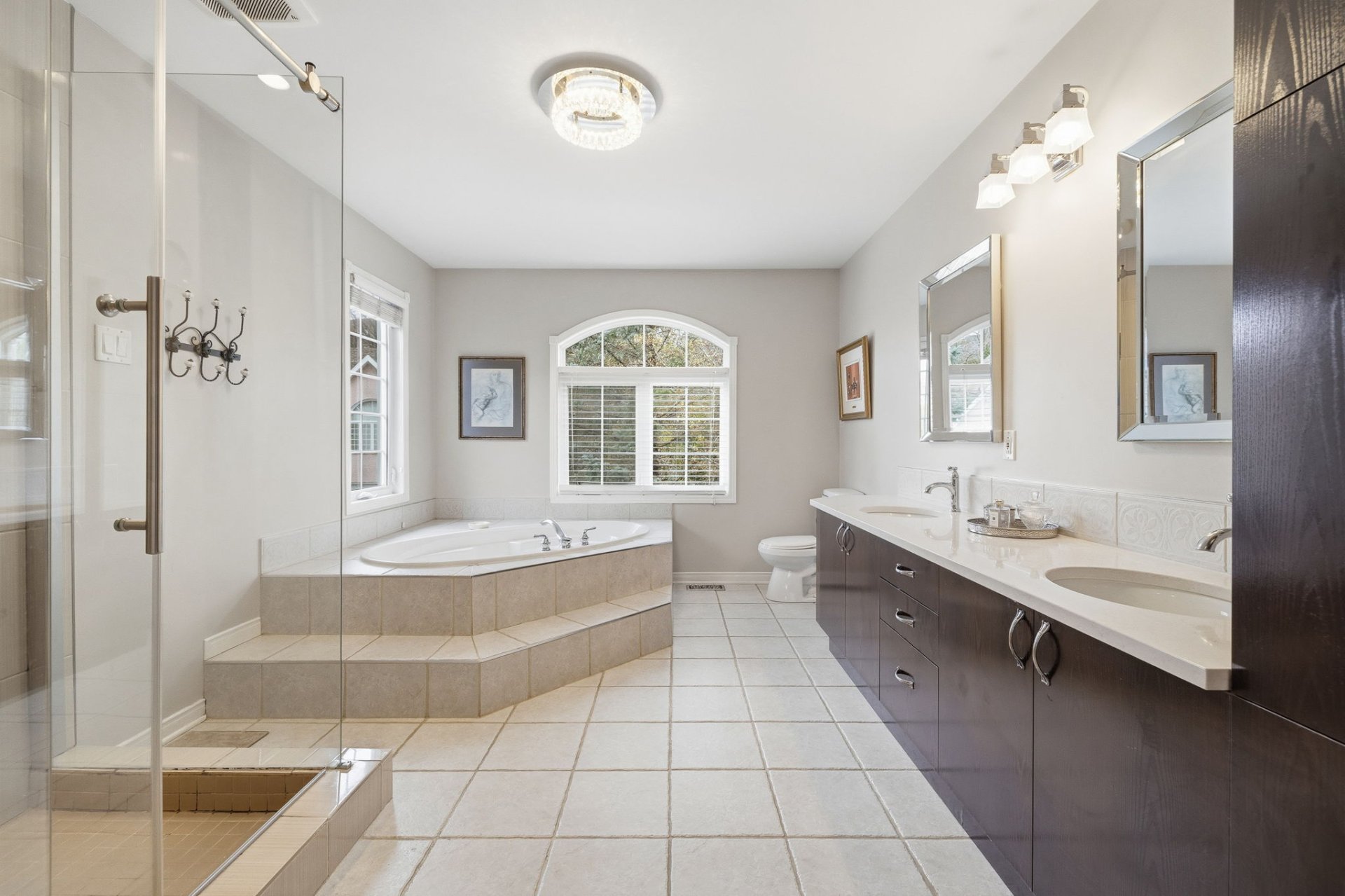 Ensuite bathroom