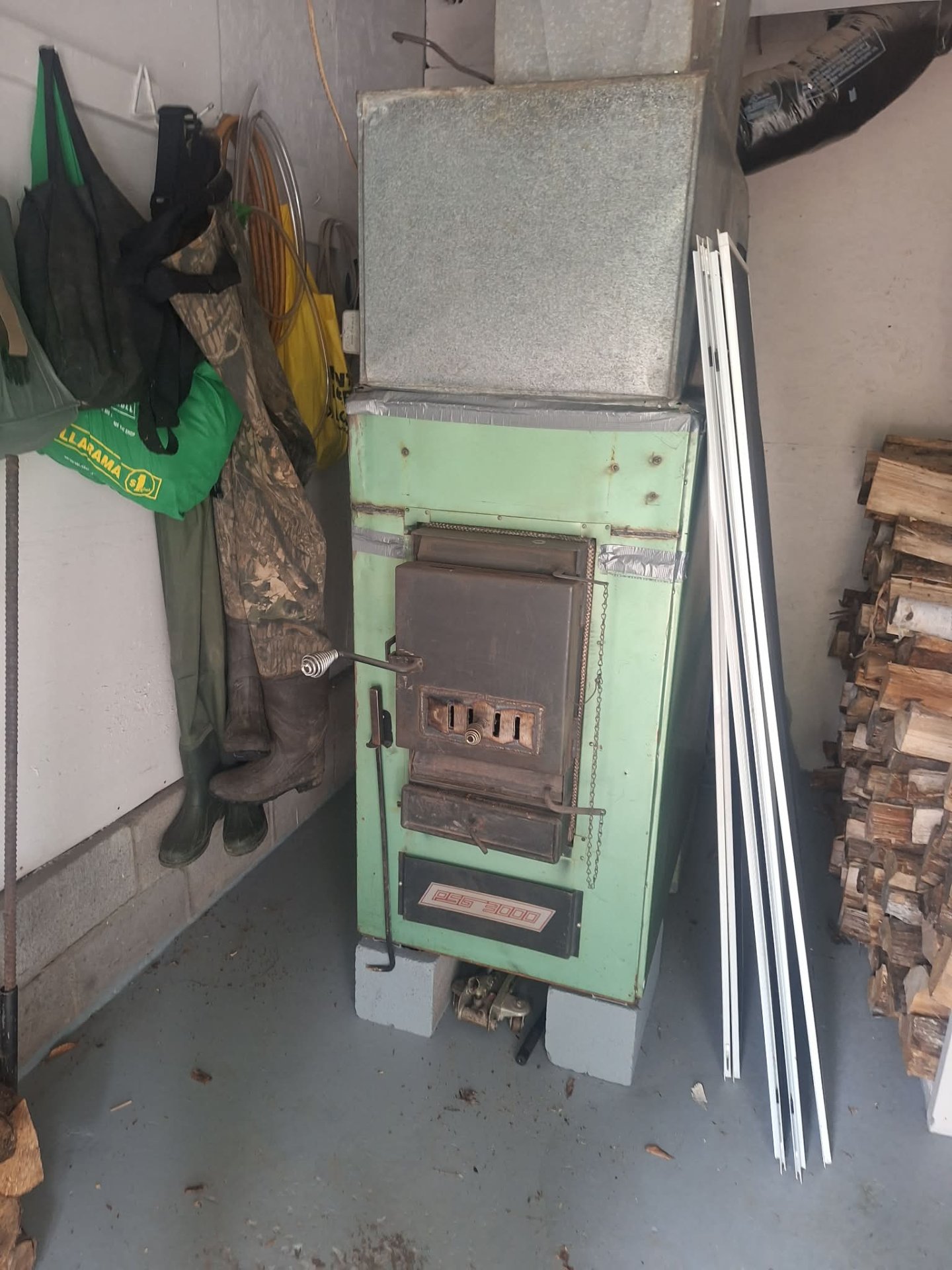 Autre - Fournaise au bois (garage)