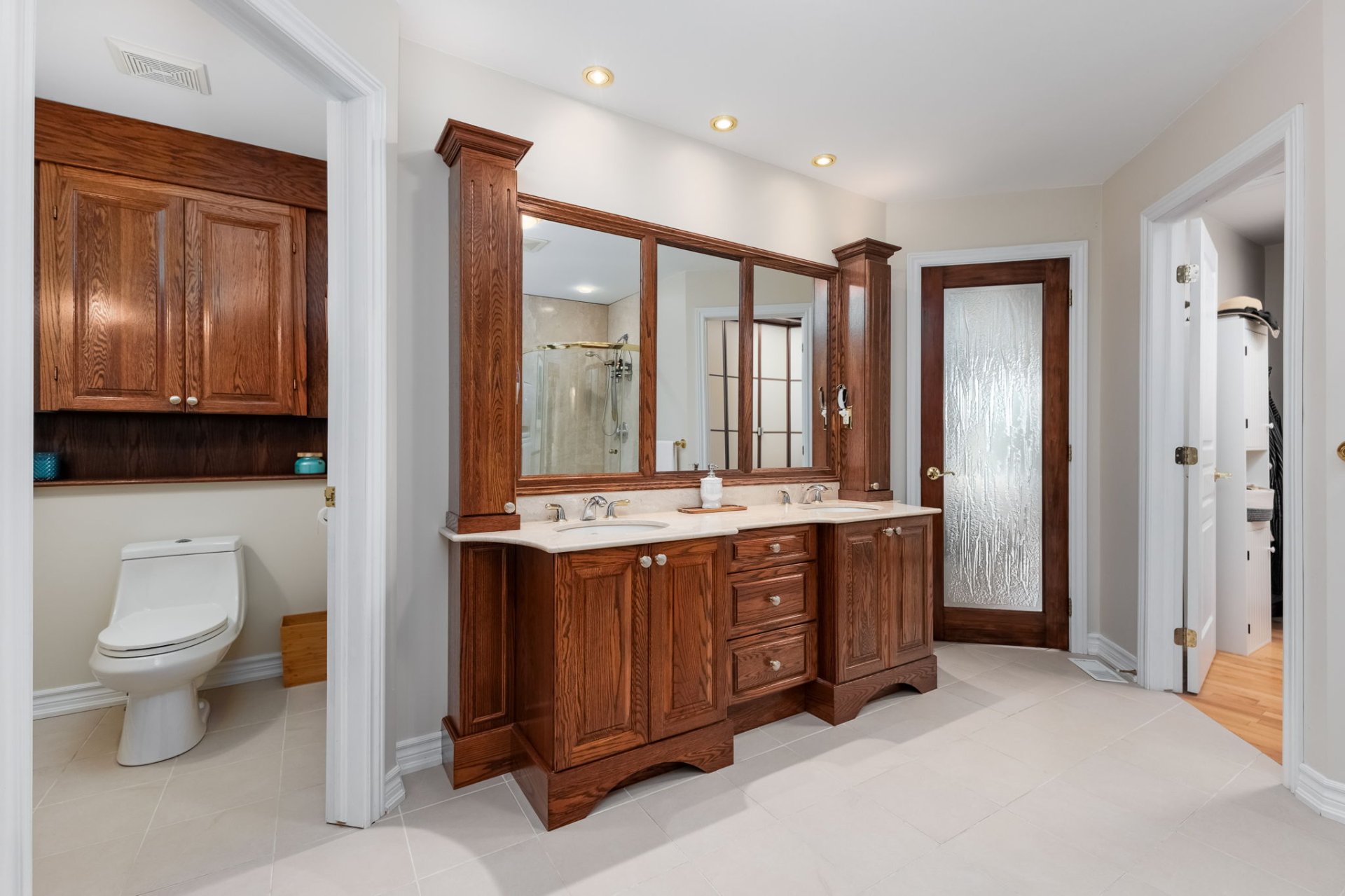 Ensuite bathroom