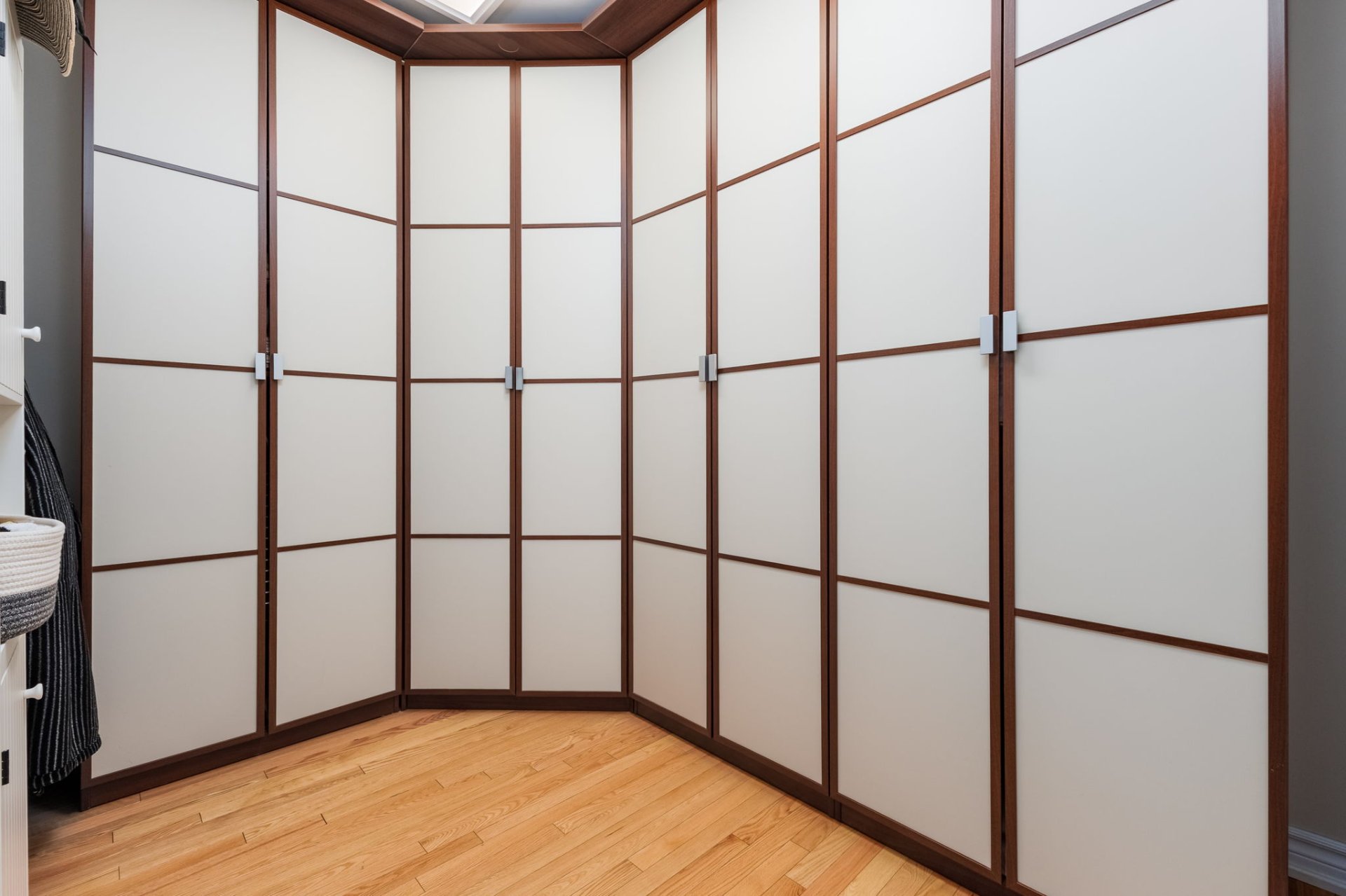 Walk-in closet