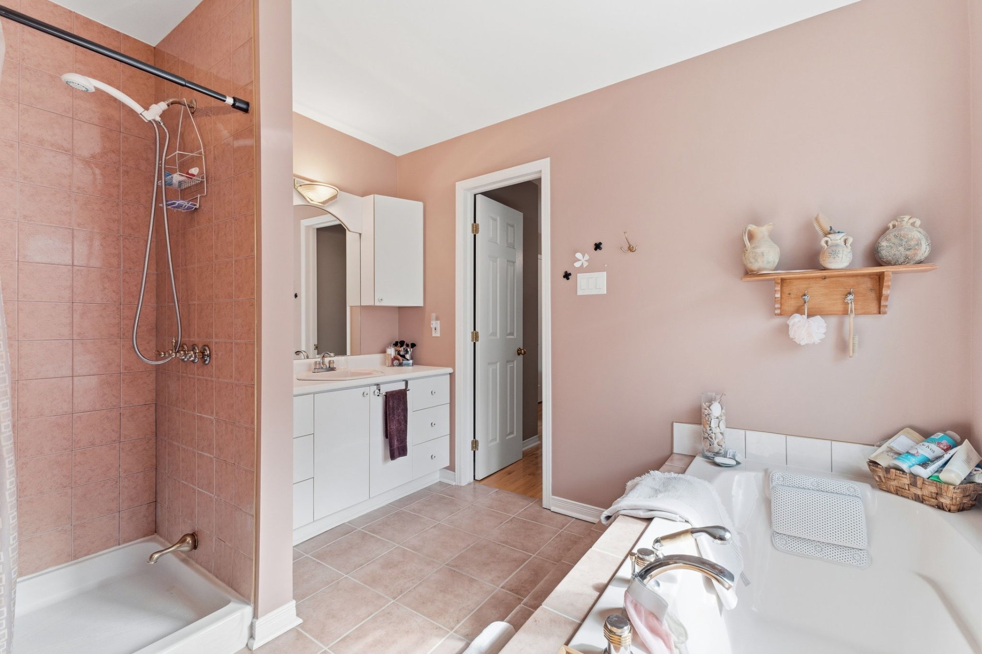 Salle de bains attenante à la CCP