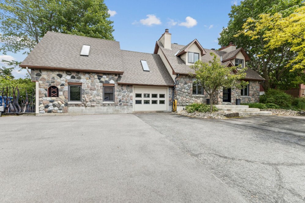 1382 Rue Rolland 