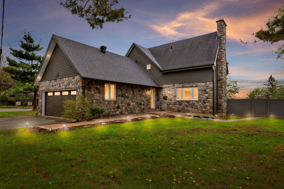 154 Rue Hillcrest 