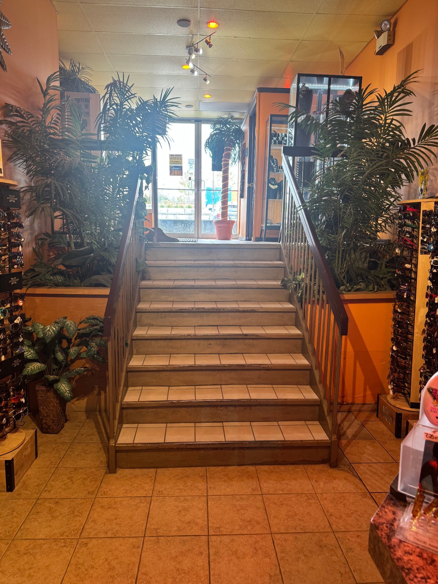 Escalier - Salon de bronzage