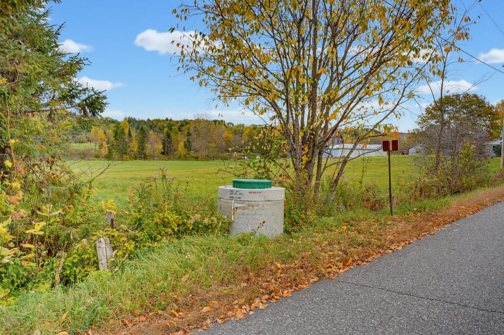 Puit sur l'autre côté de la rue