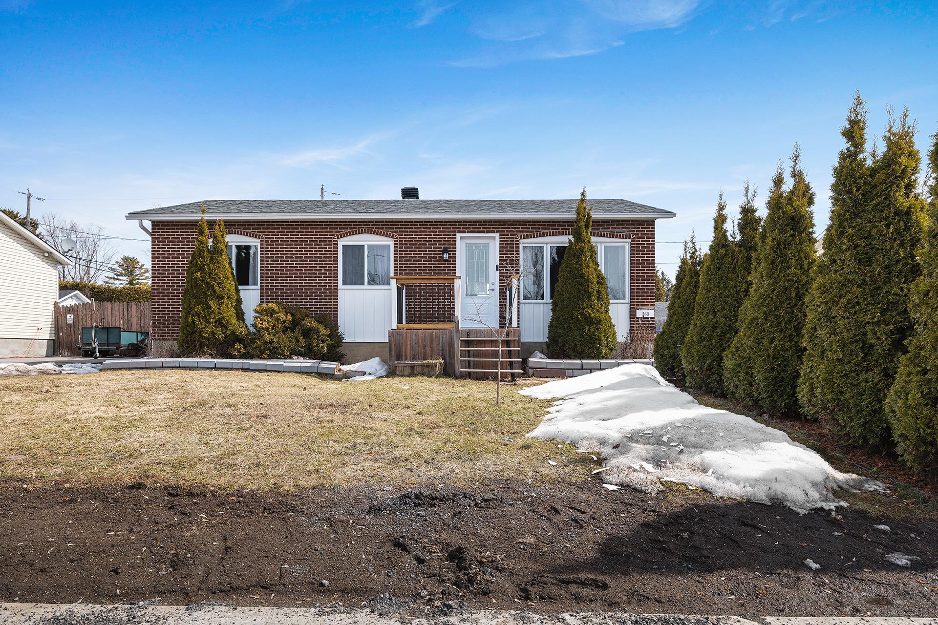 560 Rue de la Sarthe 