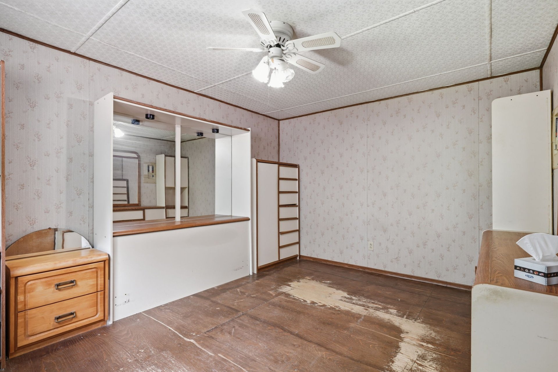 Primary bedroom