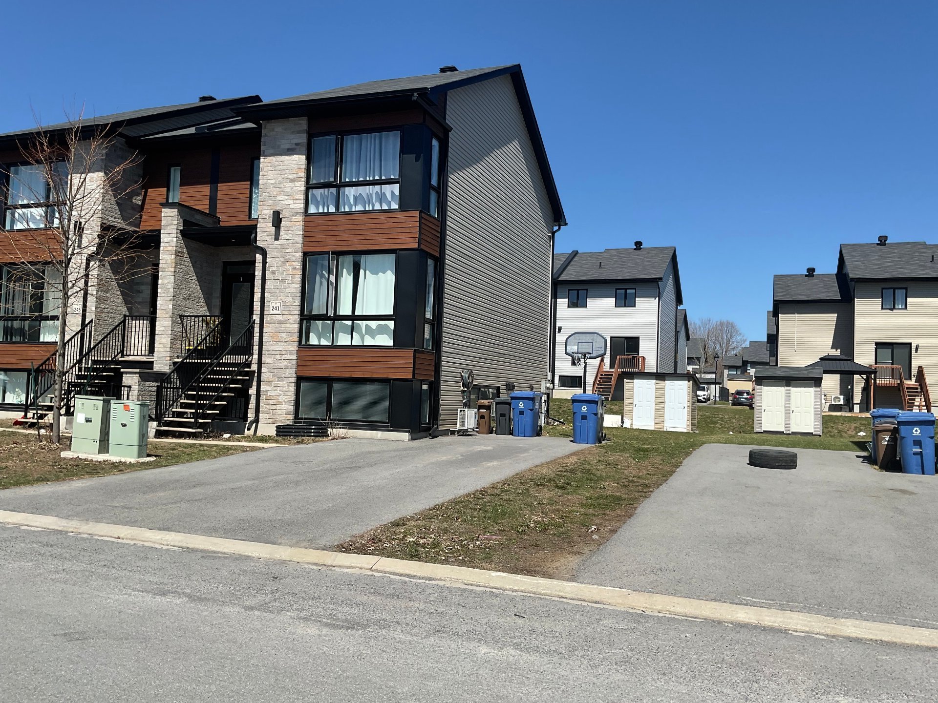 241 Rue du Pirée 1