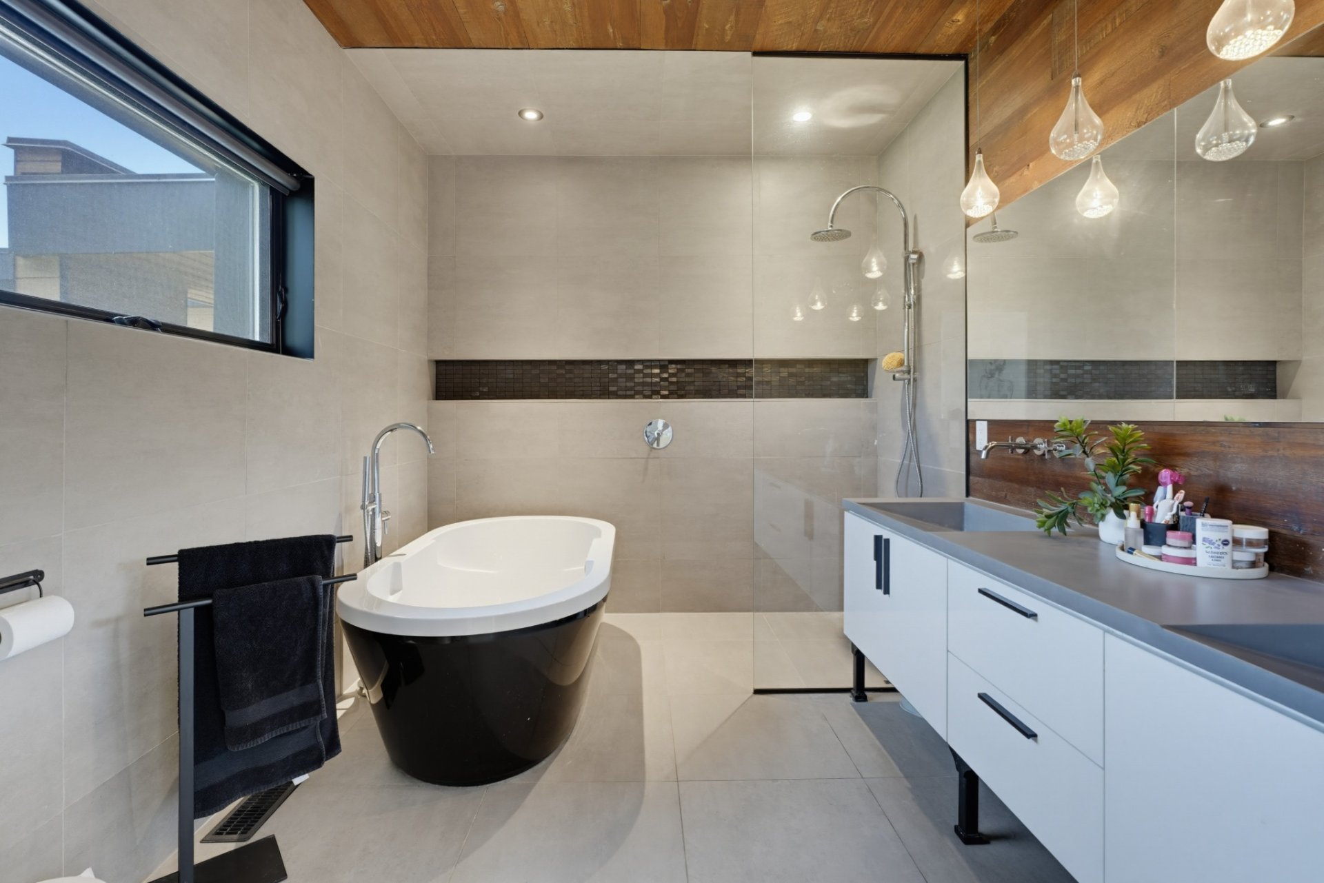 Ensuite bathroom
