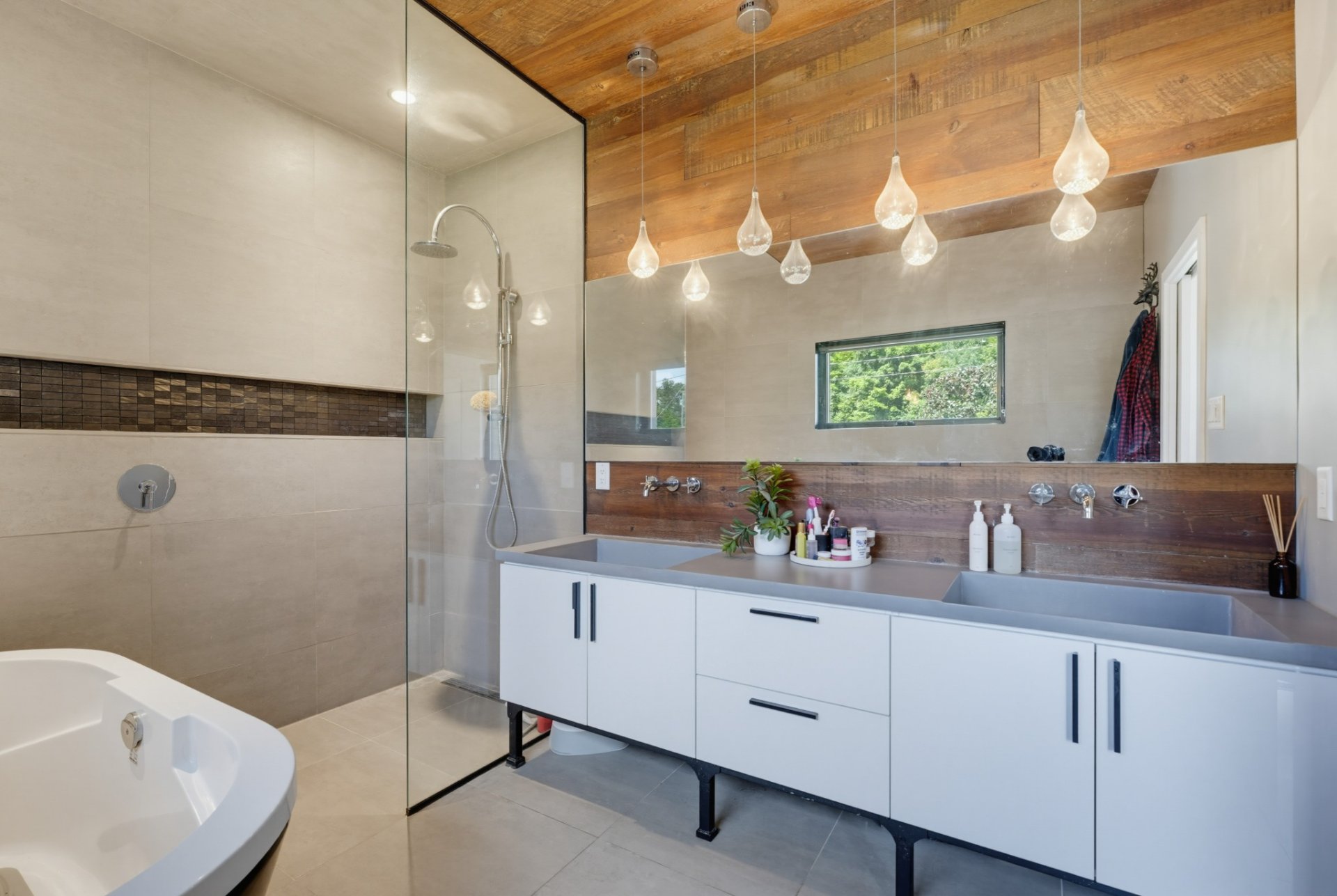 Ensuite bathroom