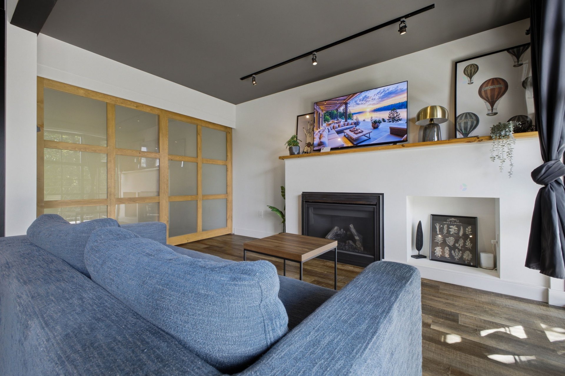 Gas fireplace