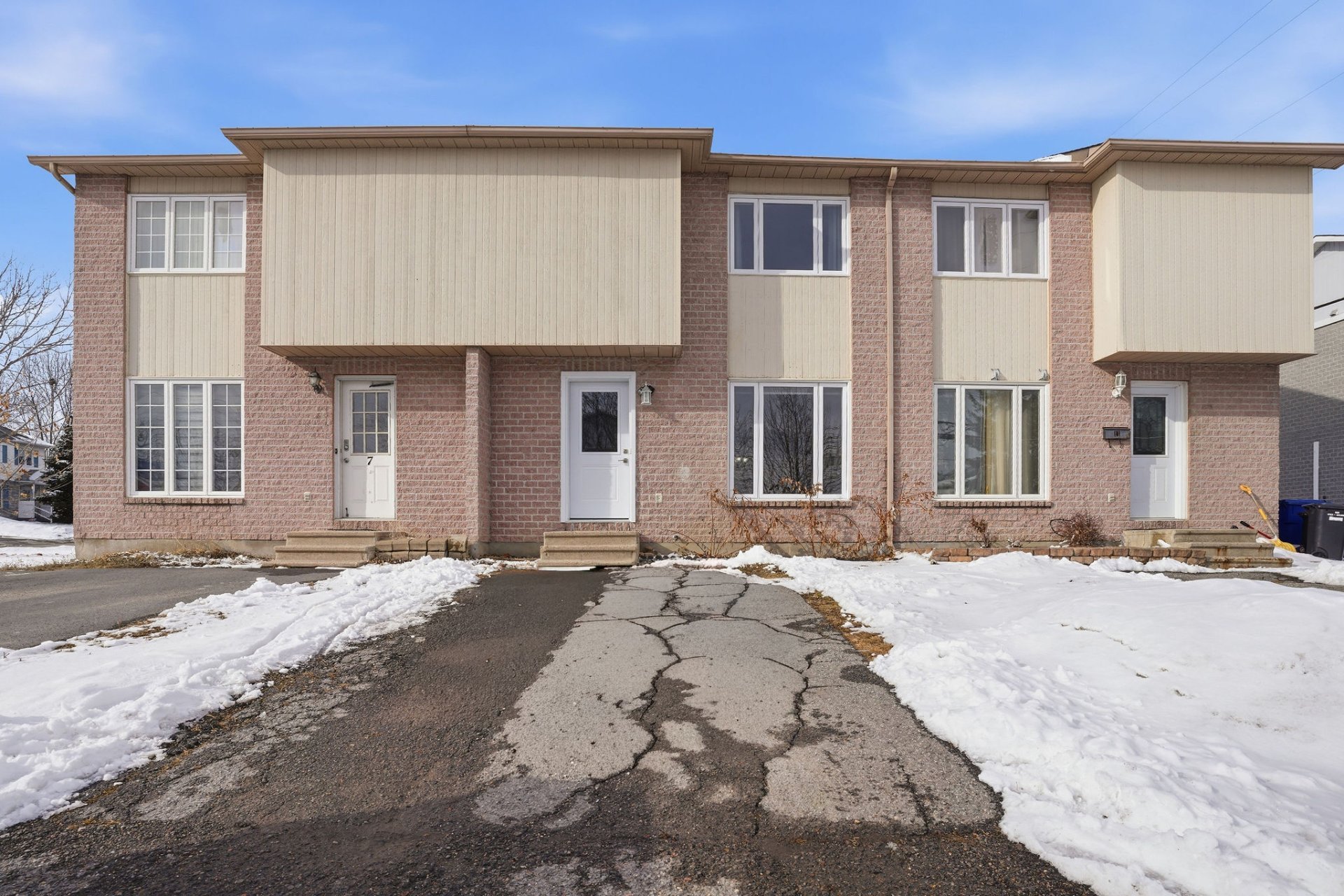 9 Rue Henri-Dunant 