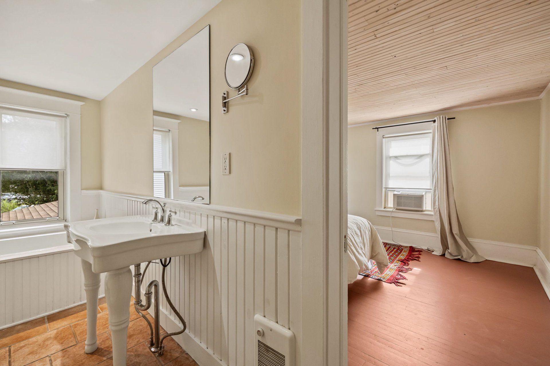 Ensuite bathroom