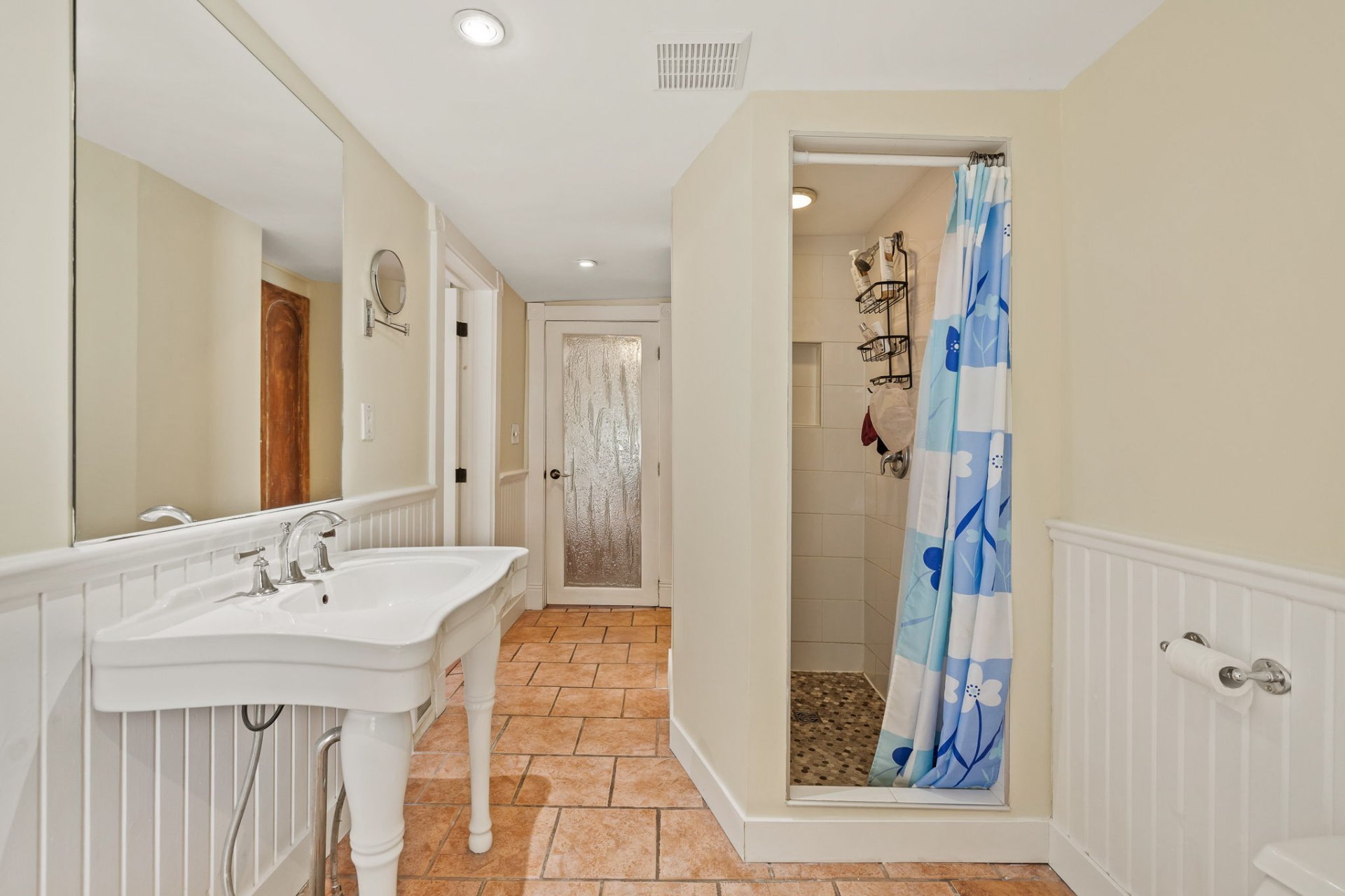 Ensuite bathroom