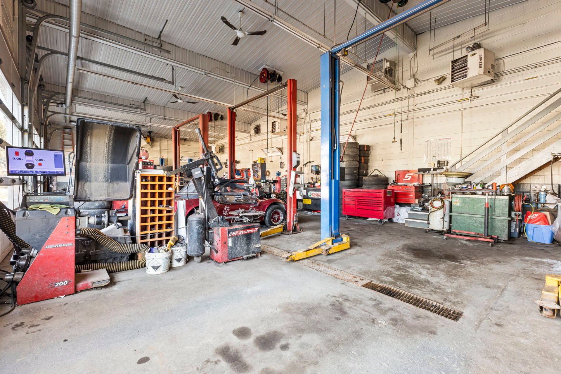 Commerce - Mécanique St-René / Bumper to Bumper