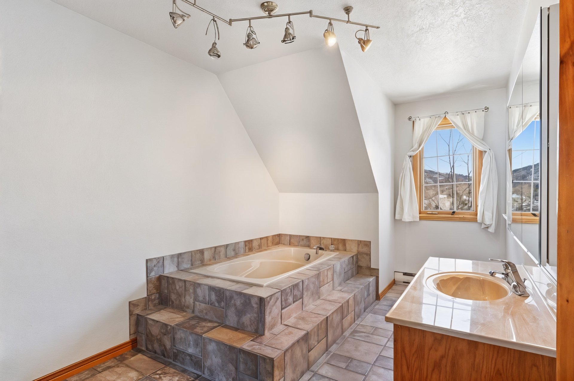 Salle de bains attenante à la CCP