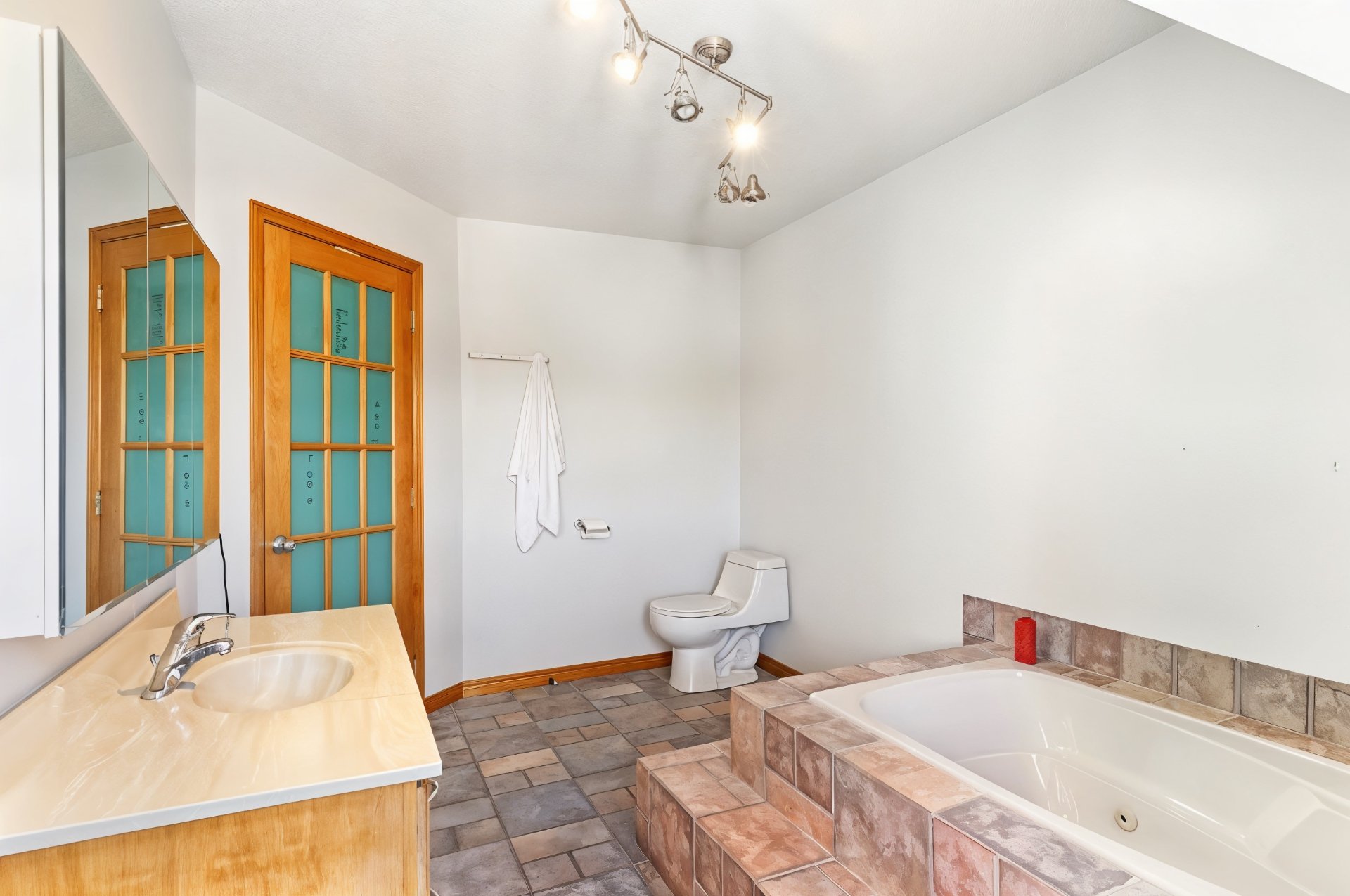 Salle de bains attenante à la CCP