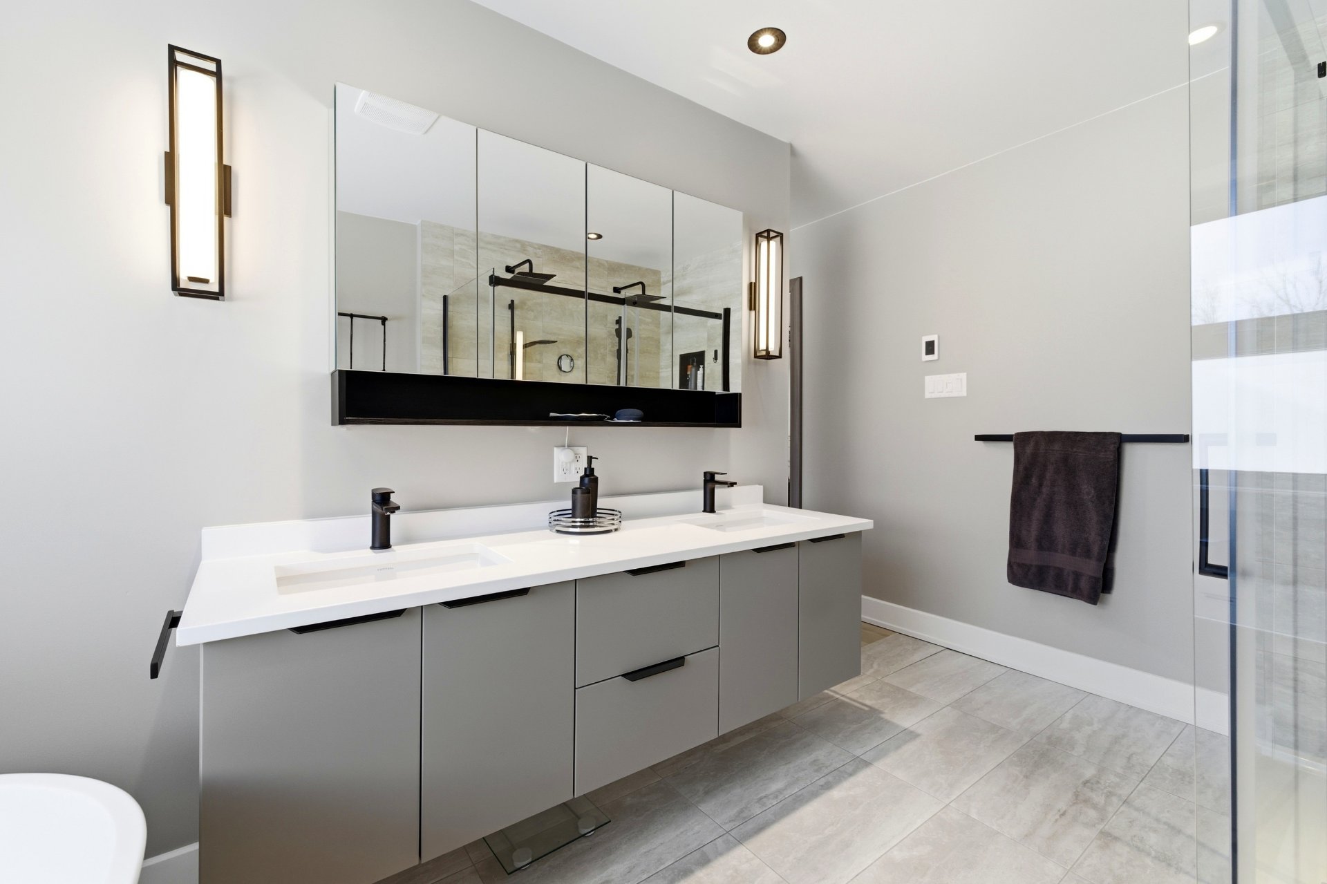 Salle de bains attenante à la CCP